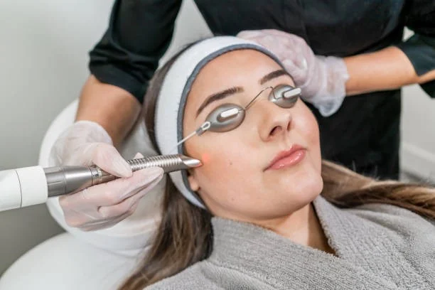 فیشیال پوست، تجربه ای لذت بخش برای داشتن پوستی سالم و درخشان