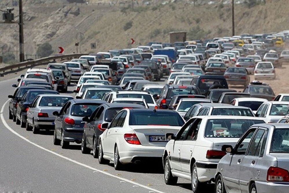 ترافیک سنگین در جاده‌های شمالی کشور/ ممنوعیت تردد در آزادراه تهران ـ شمال