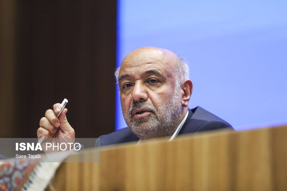 وزیر کار وزیر کار بر حمایت از مادران باردار شاغل تاکید کرد