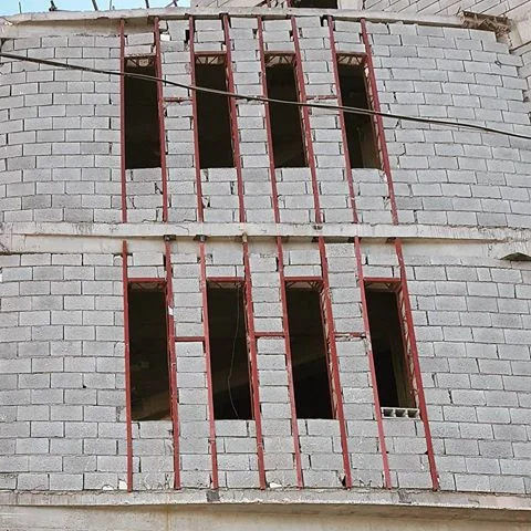 نحوه اتصال وال پست به کف و سقف