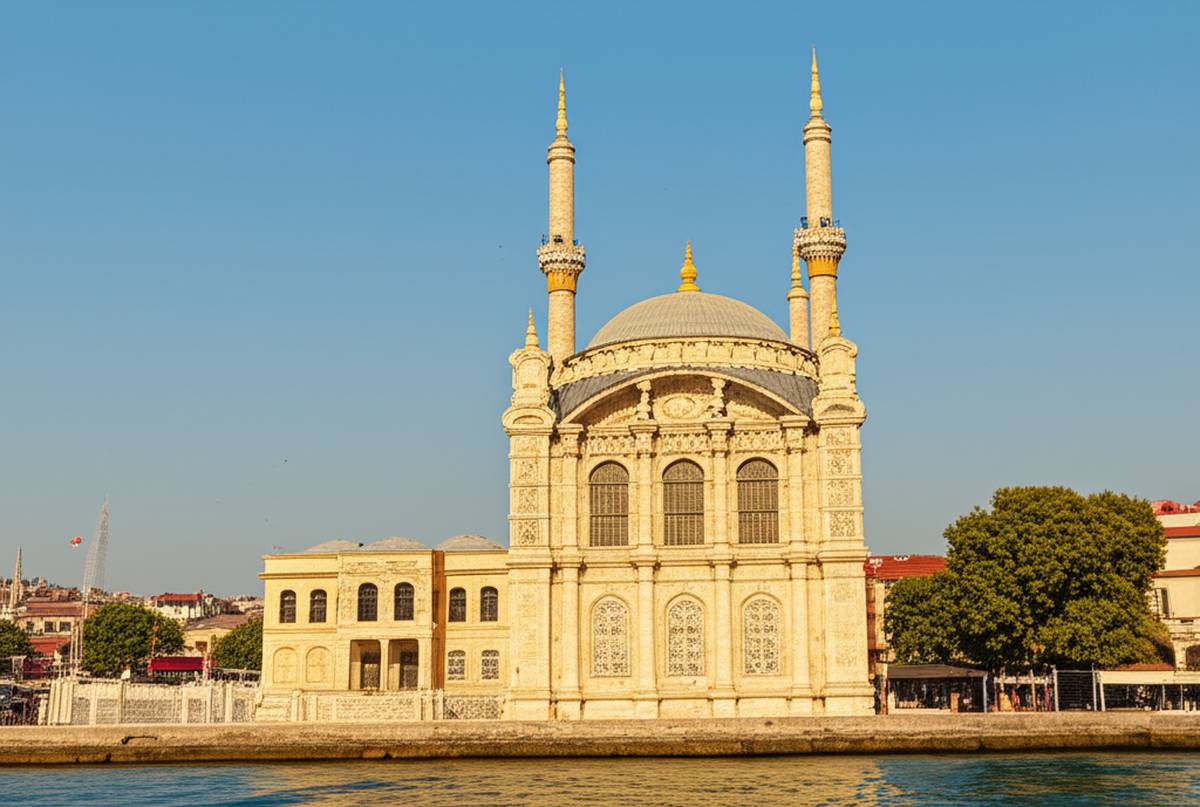 معماری مسجد اورتاکوی استانبول - بررسی جامع هنر و ساختار
