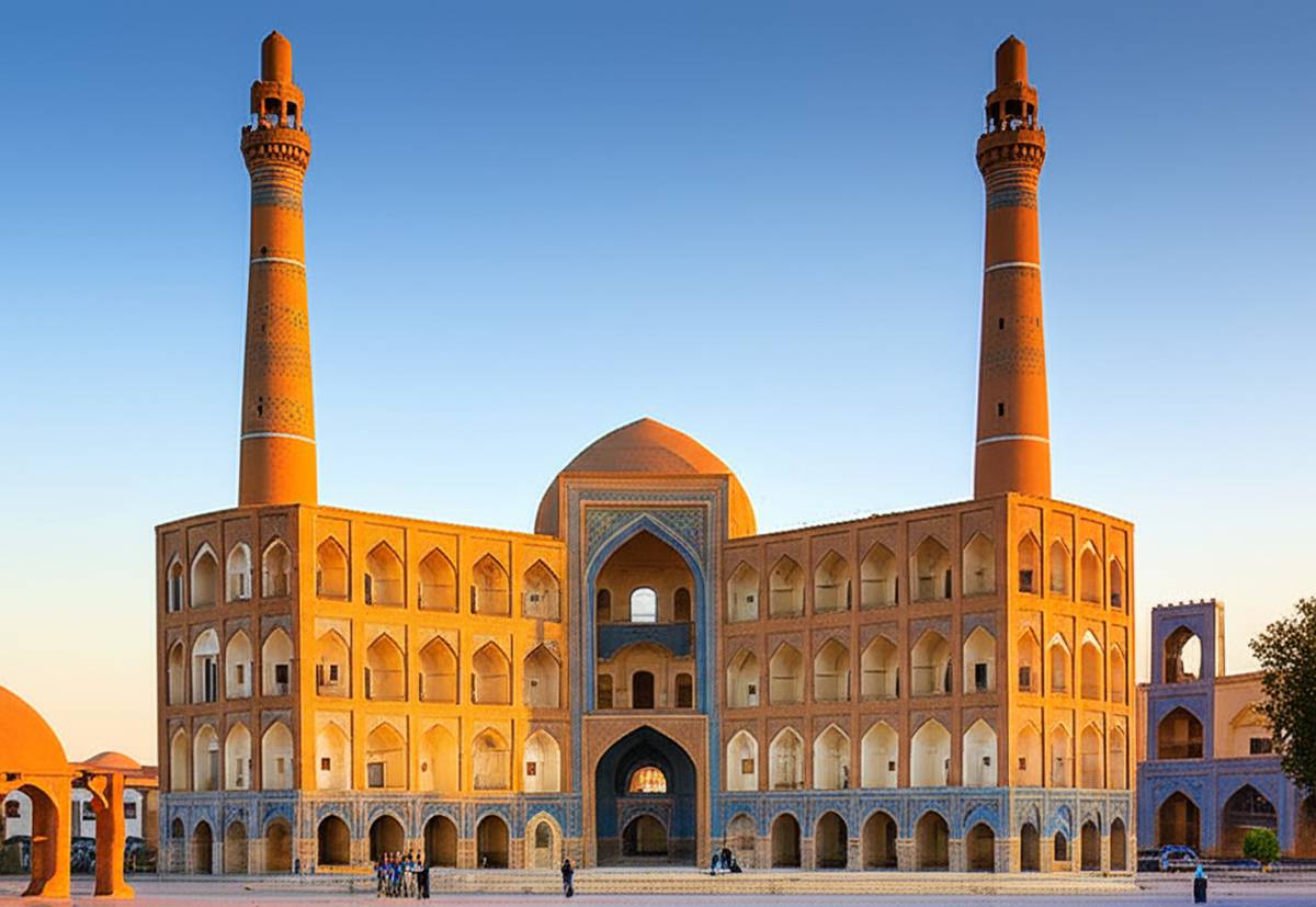 میدان امیر چخماق یزد: از شکوه صفوی تا تغییرات قاجار